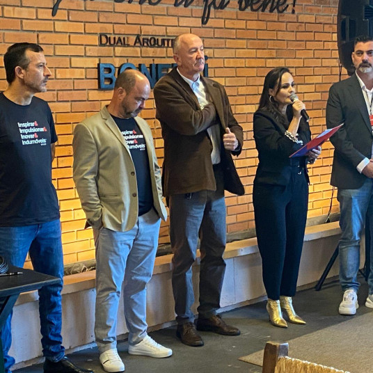 Café com expositores marca o encerramento da Sicredi Indumóveis 2025