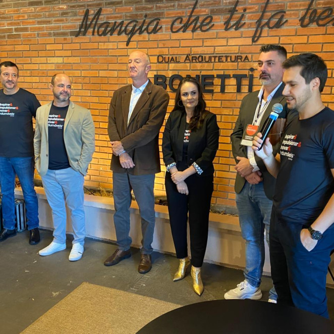 Café com expositores marca o encerramento da Sicredi Indumóveis 2025