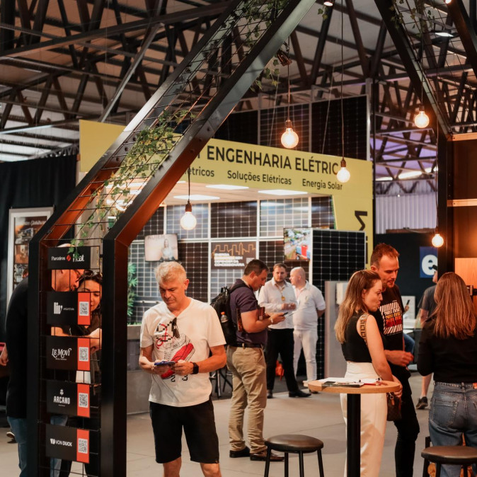 Sem cobrança de ingresso, segue hoje a Sicredi Indumóveis