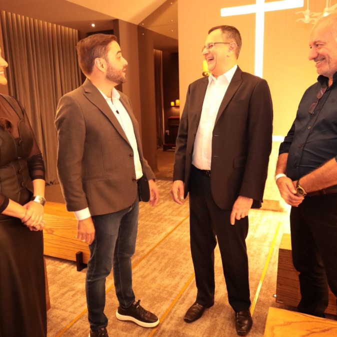 Vice-governador participa da abertura da Sicredi Indumóveis 2025